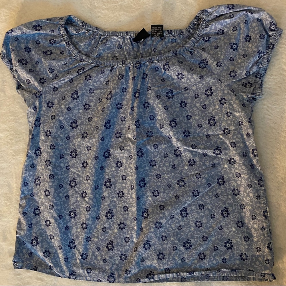 Blue flowy flower shirt